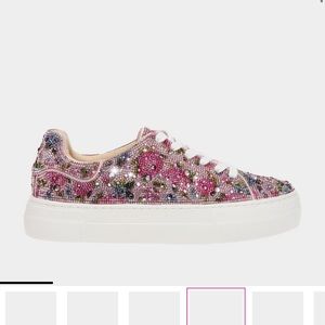 Betsey Johnson Sequin/Sparkl flower shoes. Size 7.5